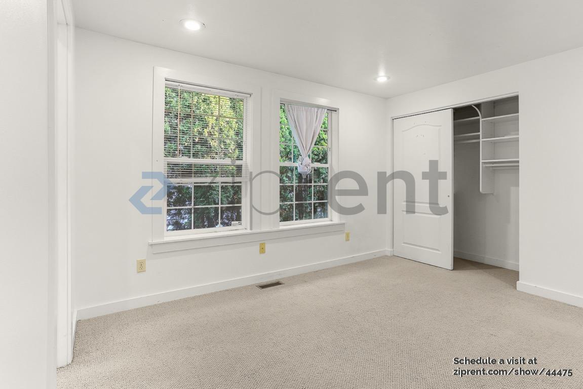 Building Photo - 5536 27th Ave NE