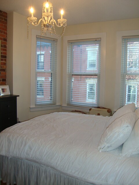 Building Photo - 32 Grove St