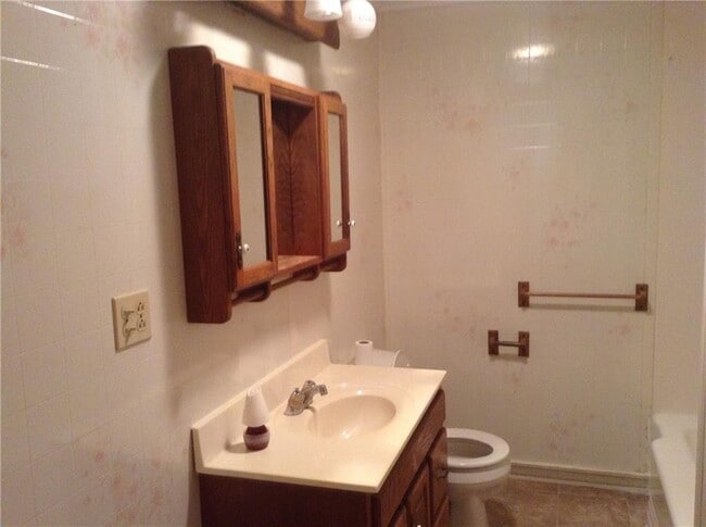 Building Photo - 2090 S Mt Olive St