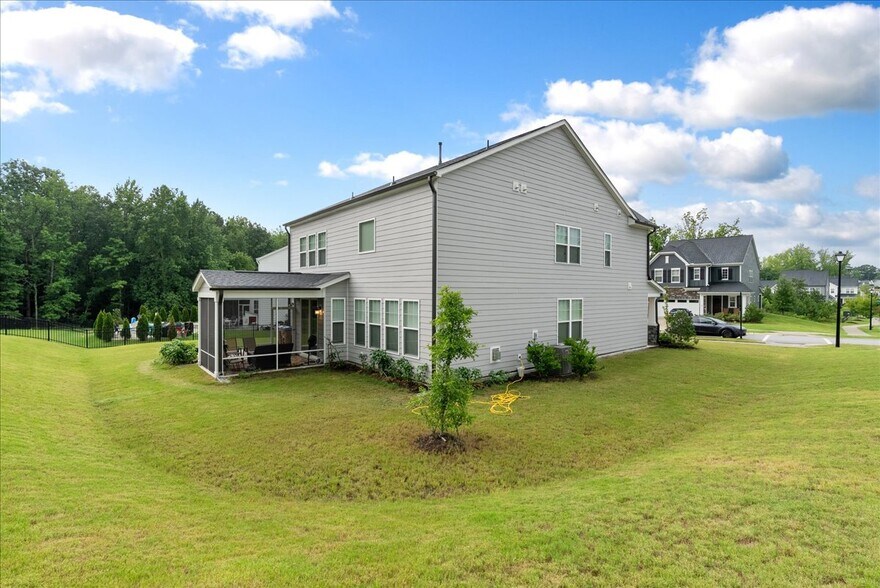 Building Photo - 736 Precipice Way