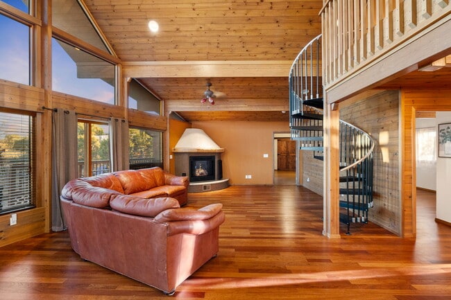 Building Photo - 13912 Grey Bears Trail