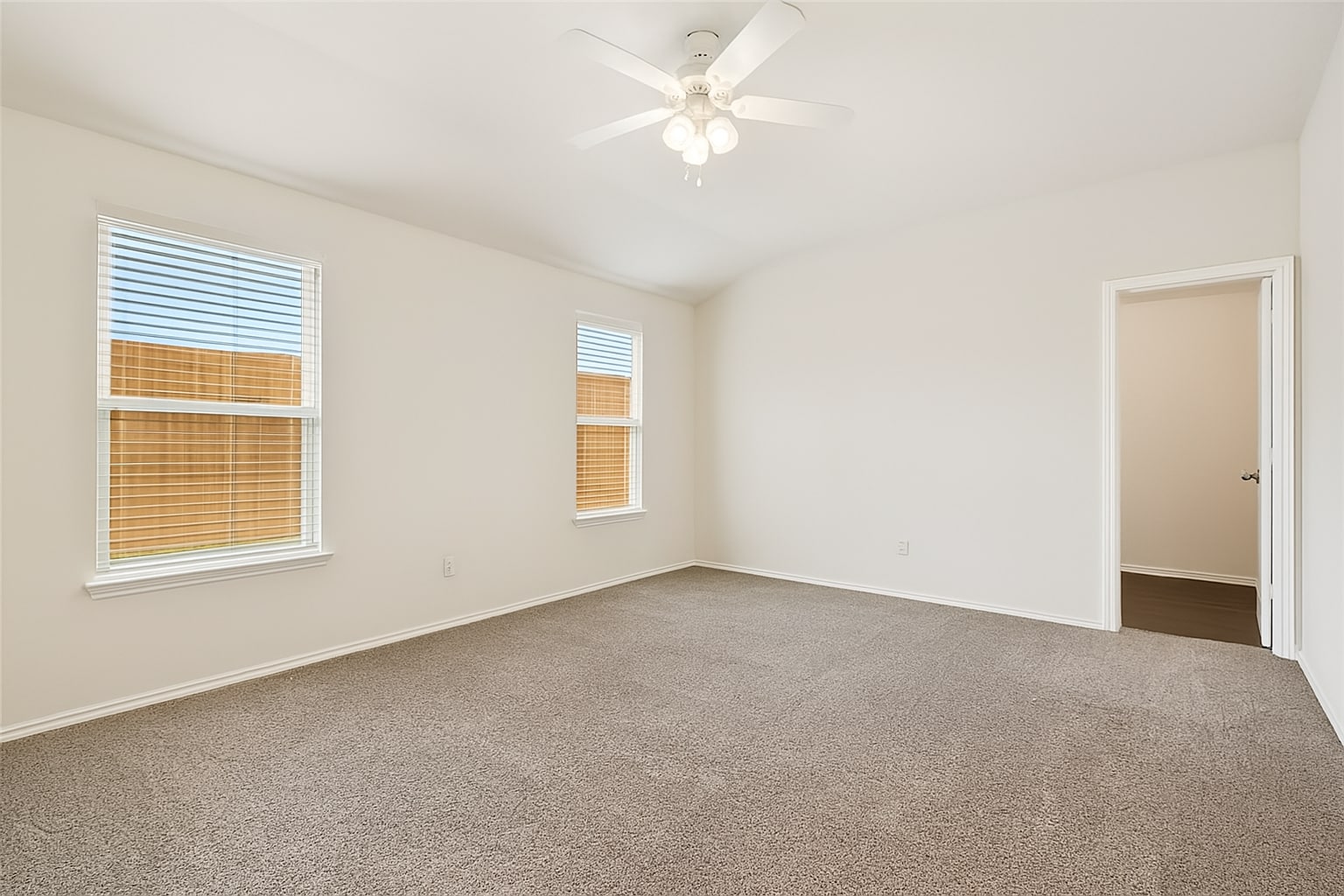 Building Photo - 3055 Stradford Way