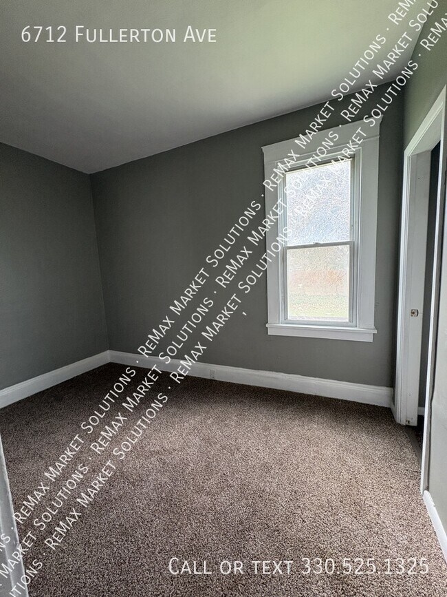 Building Photo - 6712 Fullerton Ave