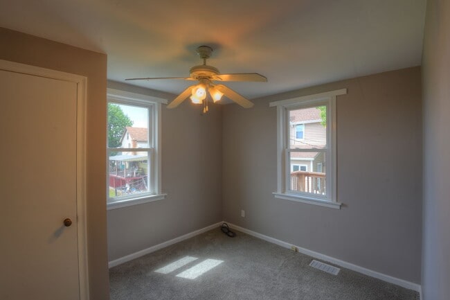 Building Photo - 2-Bedroom, 1-Bath Single-Family Home with Integral Garage and Renovated Interior for Rent