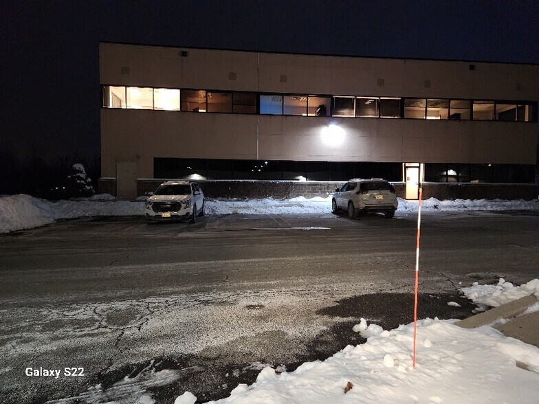 Building Photo - 390 Crystal Run Rd