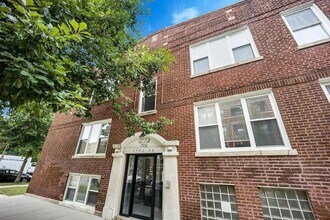 Building Photo - 3916 W Altgeld St