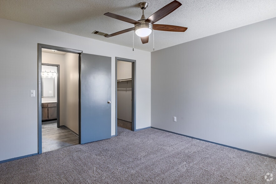 1BR, 1BA - 730SF - Kendall Place