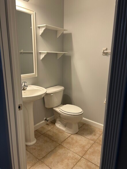Half bath down stairs - 2543 Creekside Dr
