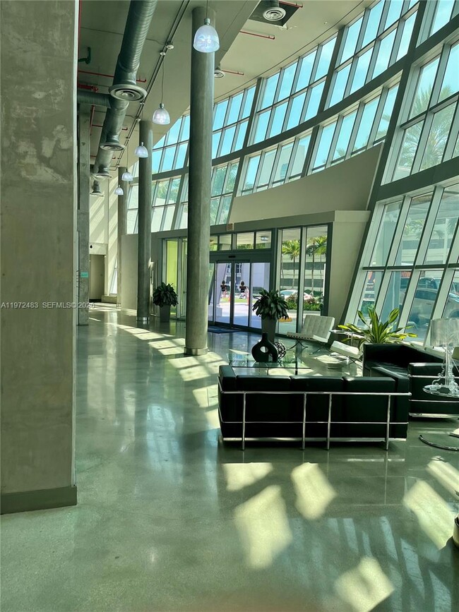 Building Photo - 3029 NE 188th St