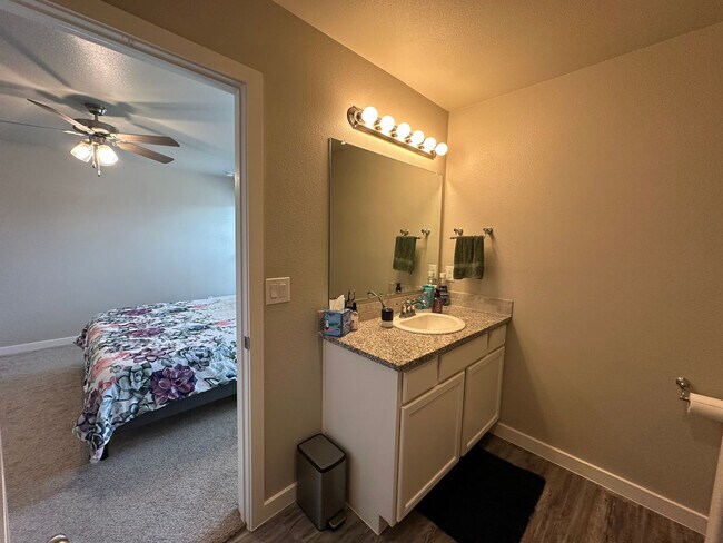 Building Photo - 3/2 located in Upland Crossing, Available December!