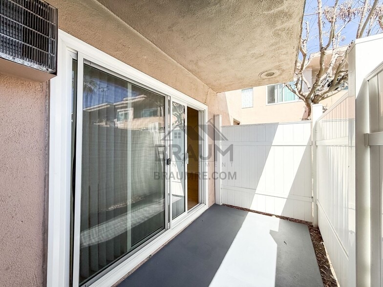 Building Photo - 5433 Sepulveda Blvd