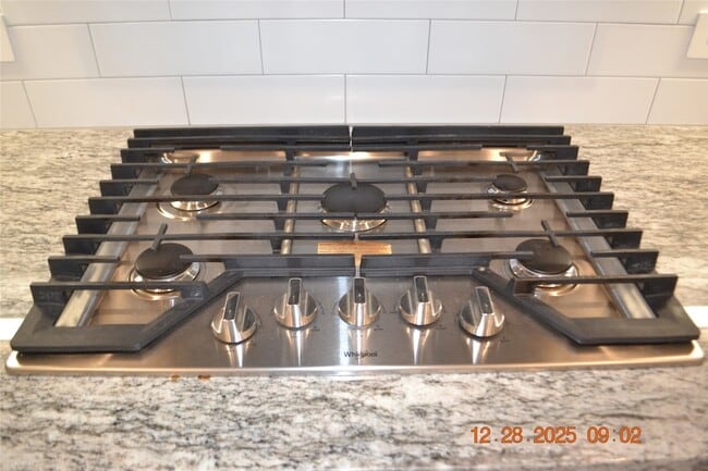 Building Photo - 1613 Sunbend Ln