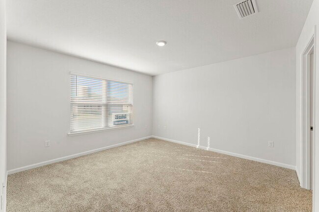 Building Photo - 5017 Rivergrass Dr