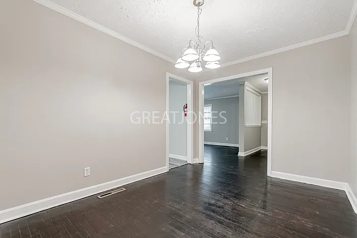 Building Photo - 1303 Whitehorse St