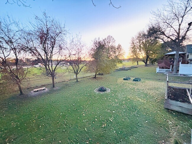 Building Photo - Hidden Gem!  4bed 2bath Single Family Home...