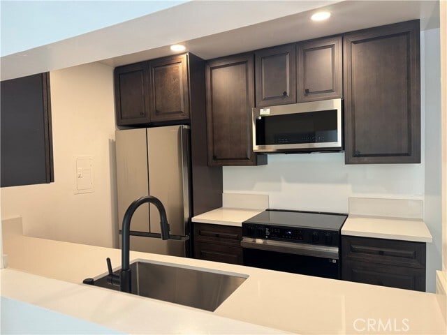 Building Photo - 5460 White Oak Ave