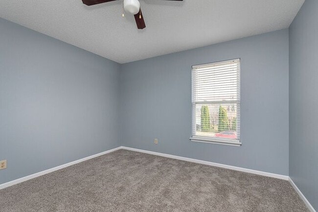 Building Photo - Large 4 Bedroom in Fishers!