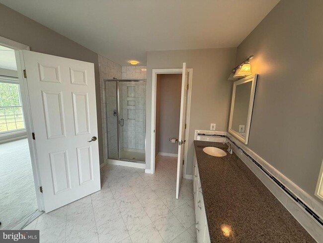 Building Photo - 918 Catoctin Cir NE