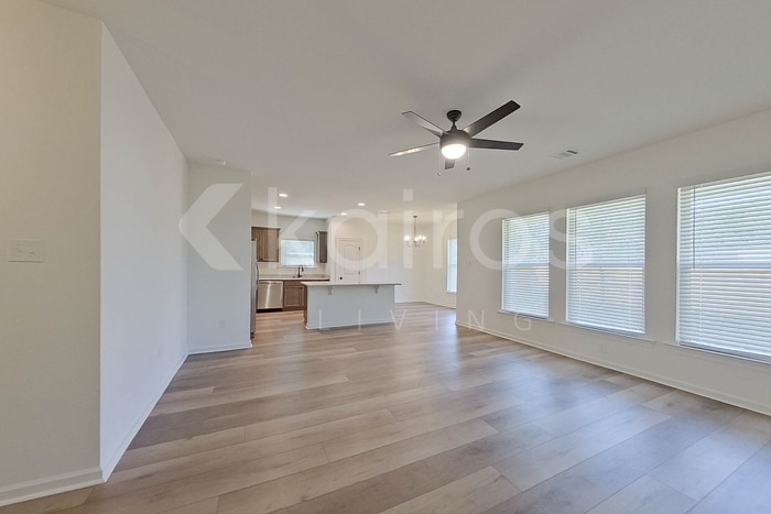 Building Photo - 302 Carencro St