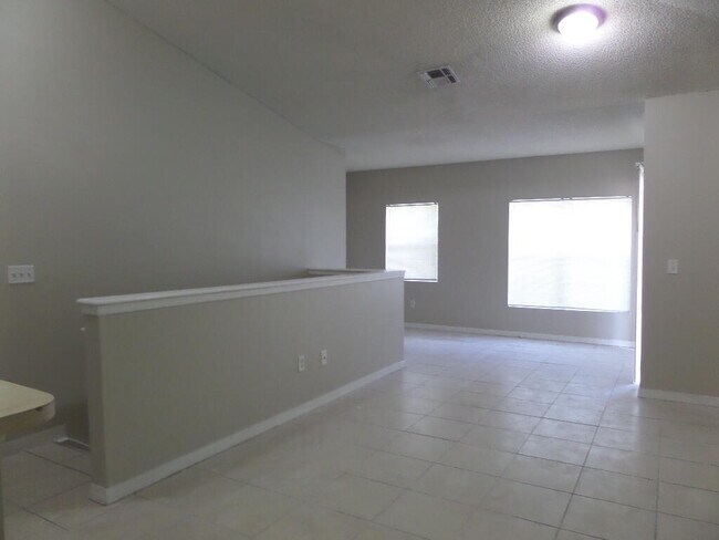 Building Photo - 10294 Fox Trail Rd S