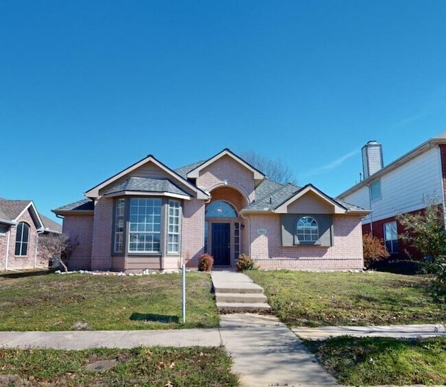 Building Photo - 7812 Silver Sage Dr