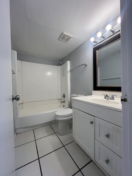 Building Photo - 5825 62nd Ave N