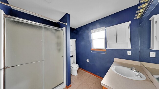 Building Photo - 3 Bed 2 Bath - One Story - Pet Friendly - Groups - NAS Whidbey