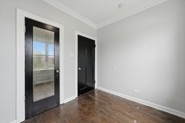 Building Photo - 841 E 80th St