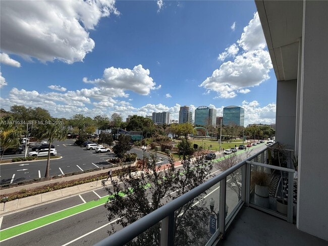 Building Photo - 150 E Robinson St