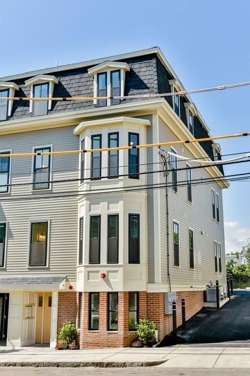 Building Photo - 44 W Eagle St