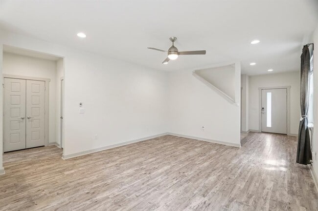 Building Photo - 8101 Linnie Ln