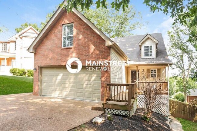 Building Photo - 3 Bedroom Pet-Friendly Home in Nashville, TN with Main Street Renewal