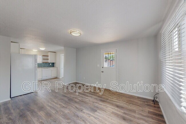 Building Photo - 1717 Griegos Rd NW