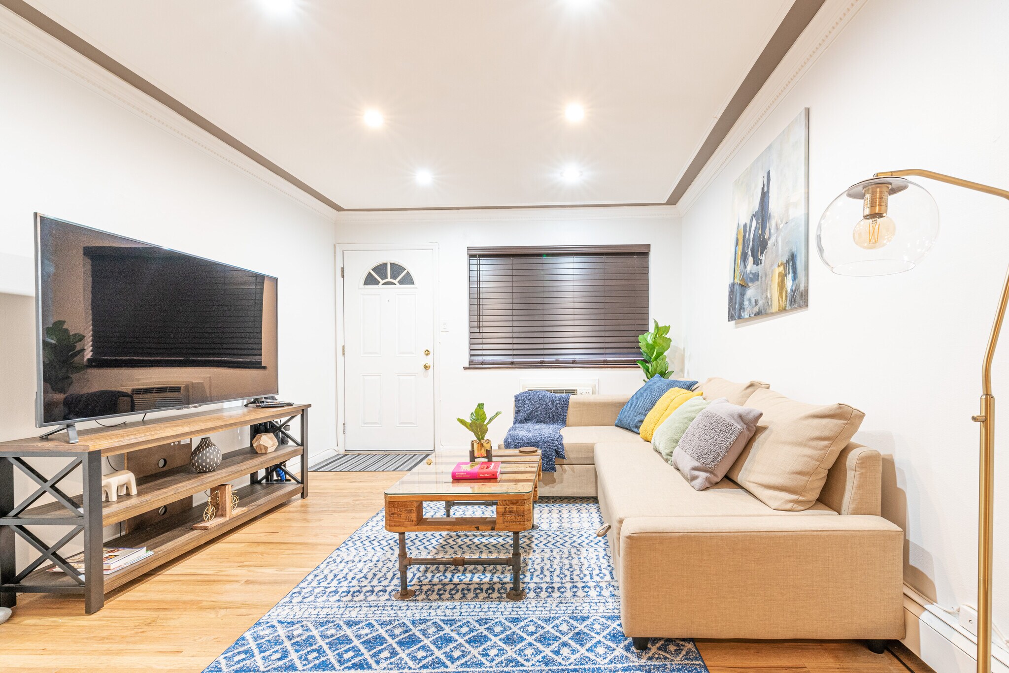 Building Photo - 74 69th St