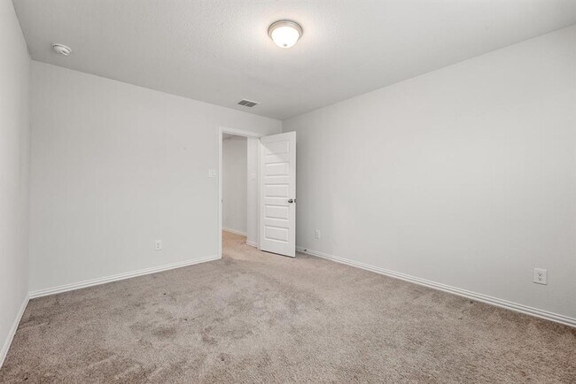 Building Photo - 27931 Western Crk Ct
