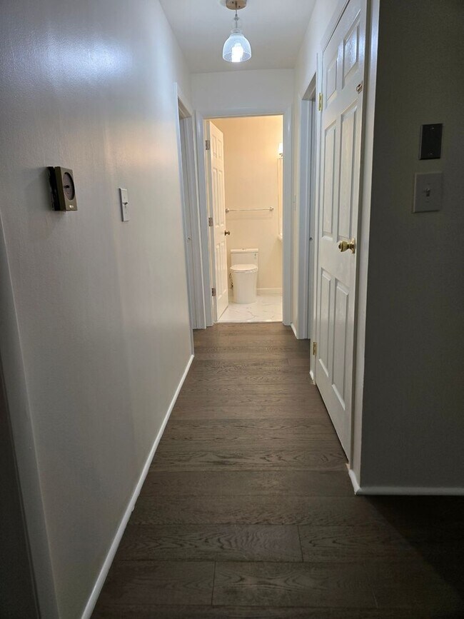 Building Photo - Charming 2BR Condo in Bethel