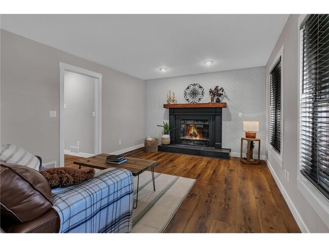 Building Photo - 501 Riverside Ave N