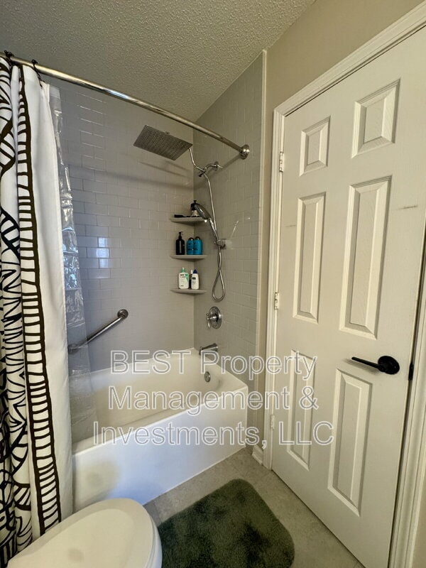 Building Photo - 8130 Kings Creek Dr