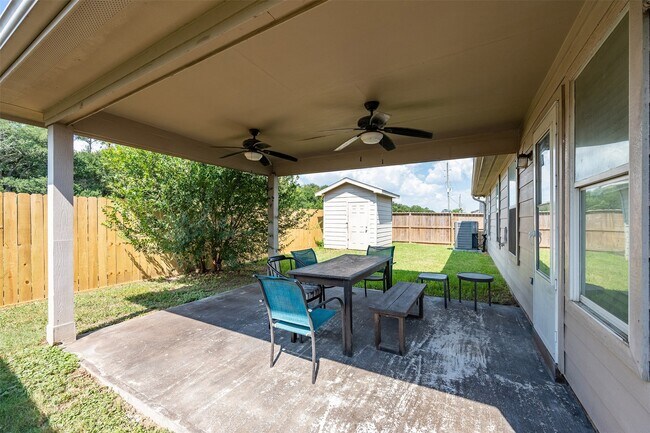 Primary Photo - 15823 Kings Cypress Ln