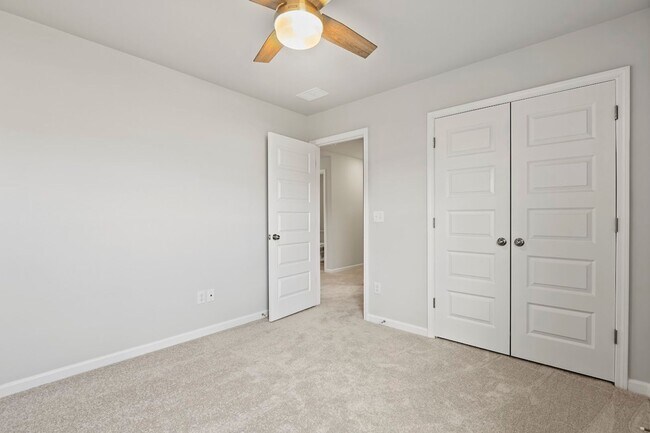 Building Photo - 3 Bedroom, 2.5 Bathroom Home in Summers Corner - Summerville