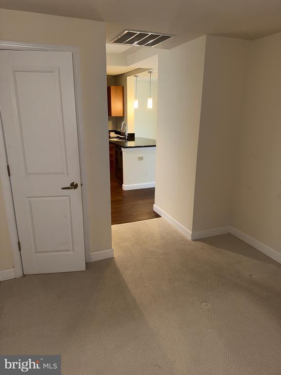 Building Photo - 5750 Bou Ave