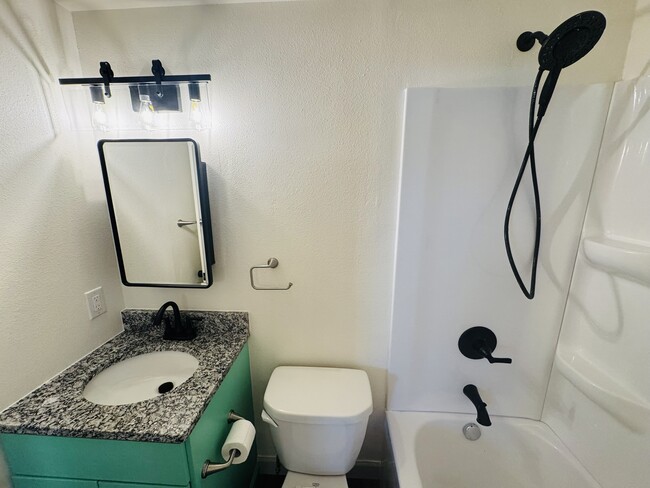 Building Photo - 429