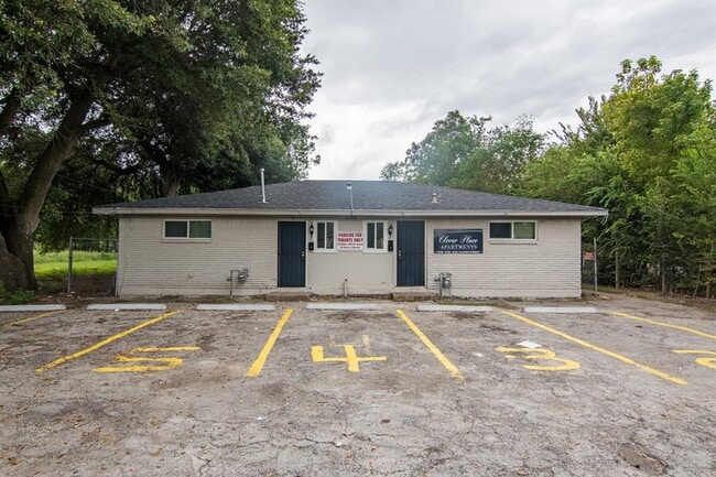 Building Photo - 5124 Clover St