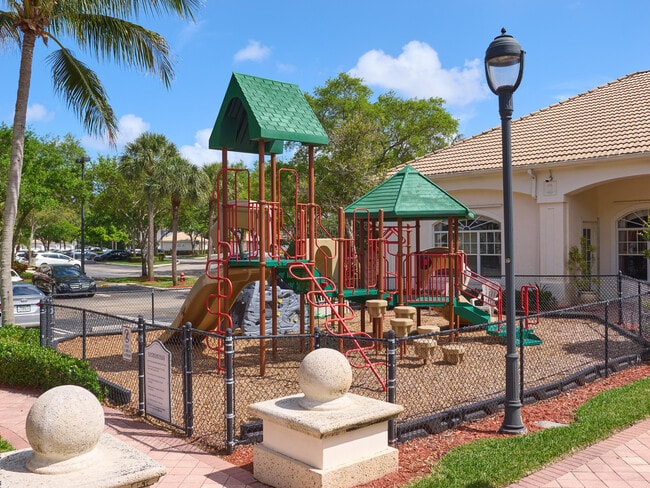 Building Photo - 9112 Myrtlewood Cir W