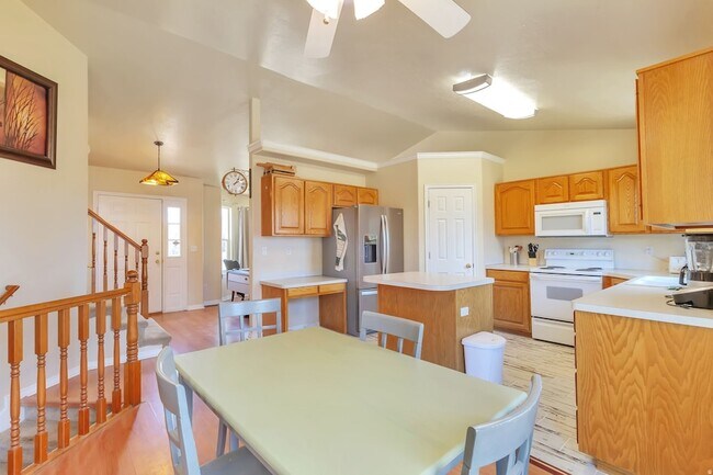 Building Photo - 5789 S 3500 W