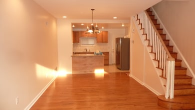 Building Photo - 1805 S 4th St