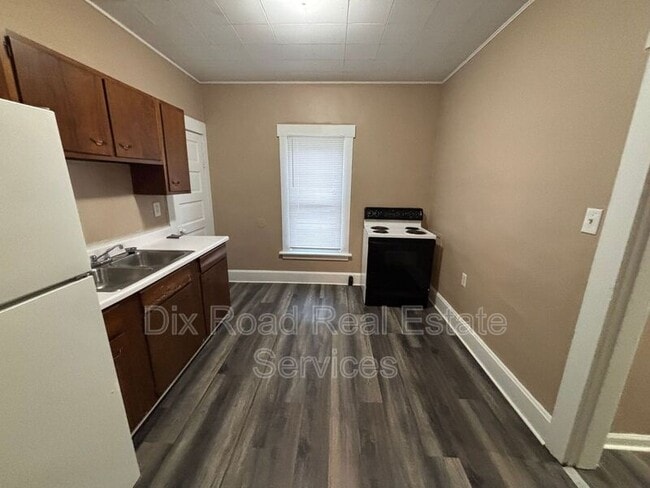 Building Photo - 2204 Hill Ave