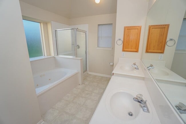 Building Photo - 18818 Dural Dr