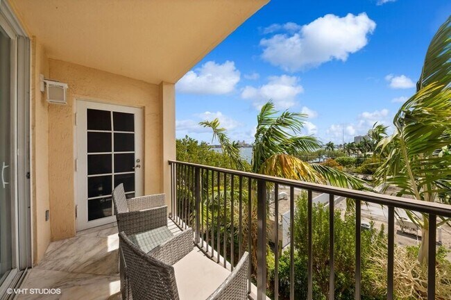 Building Photo - 1801 N Flagler Dr