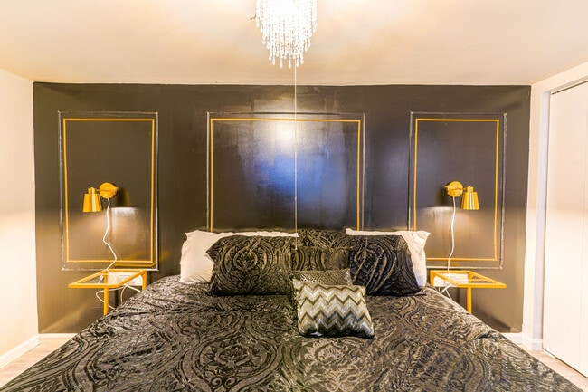 Building Photo - 393 Geranium Ave E